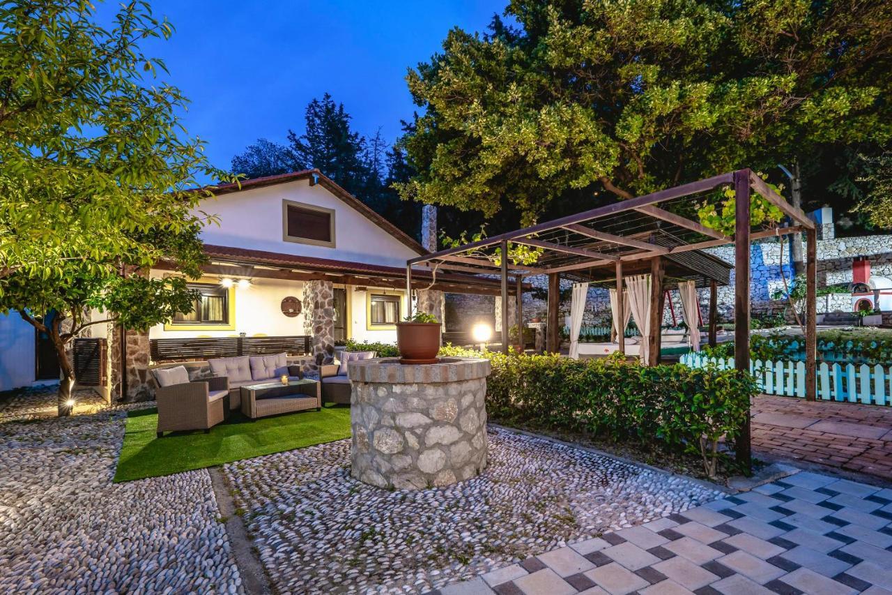 Villa Rafaela Коскину Экстерьер фото